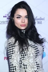 Kamila Smogulecka (Zusje) Bio, Wiki, Age, Height, Boyfriend, Net Worth